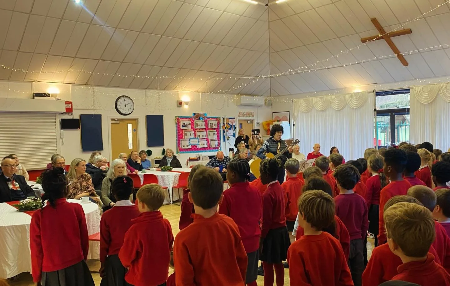 Lovely to welcome our neighbours to school for carols &amp; a cuppa! The children showed our school values of kindness and love in action! &hearts;️☺️