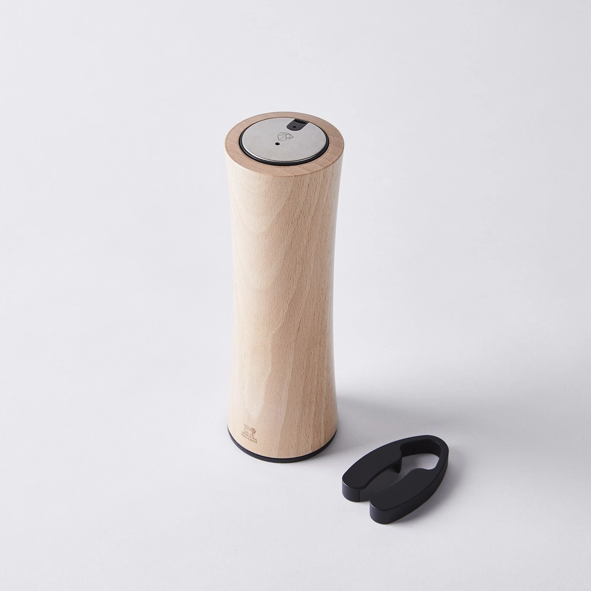 ec7ed23b-a377-4671-8470-89c8691d896c--2020-0930_peugeot_natural-wood-electric-wine-opener_birch_silo_ty-mecham.jpg