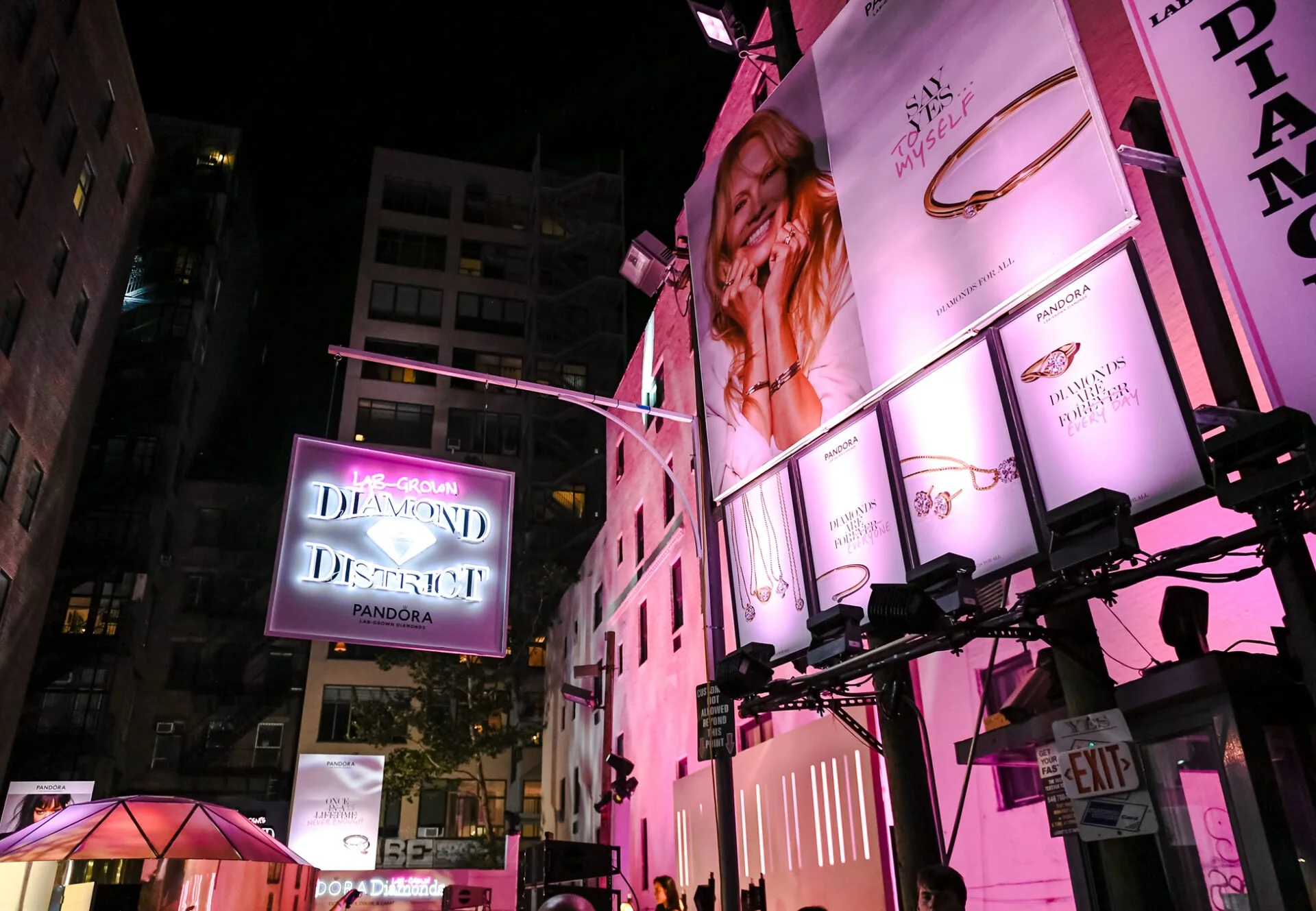 Pandora-diamond-district.jpg