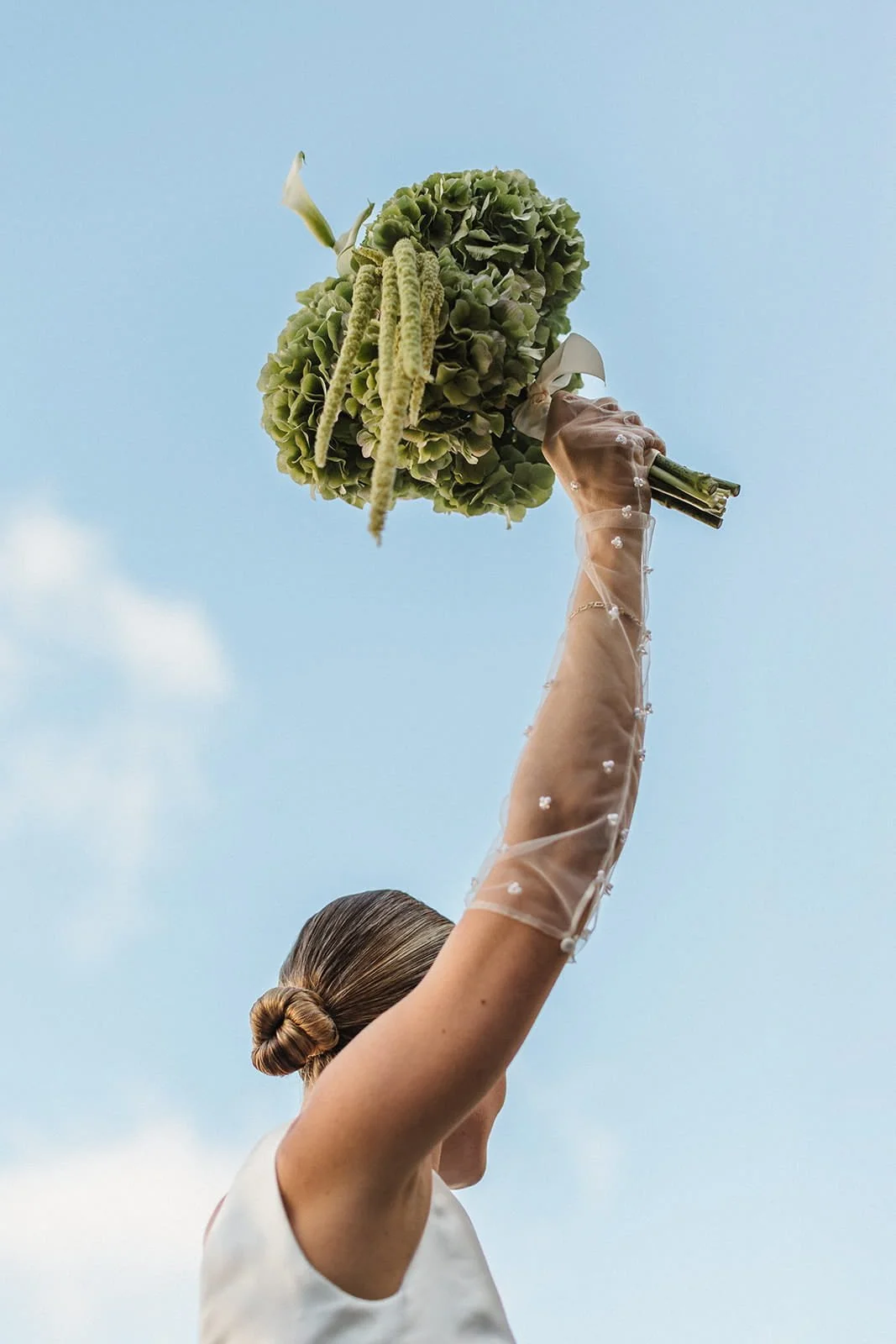 Bridal florals detail photo by an experienced editorial wedding photographer Belgium