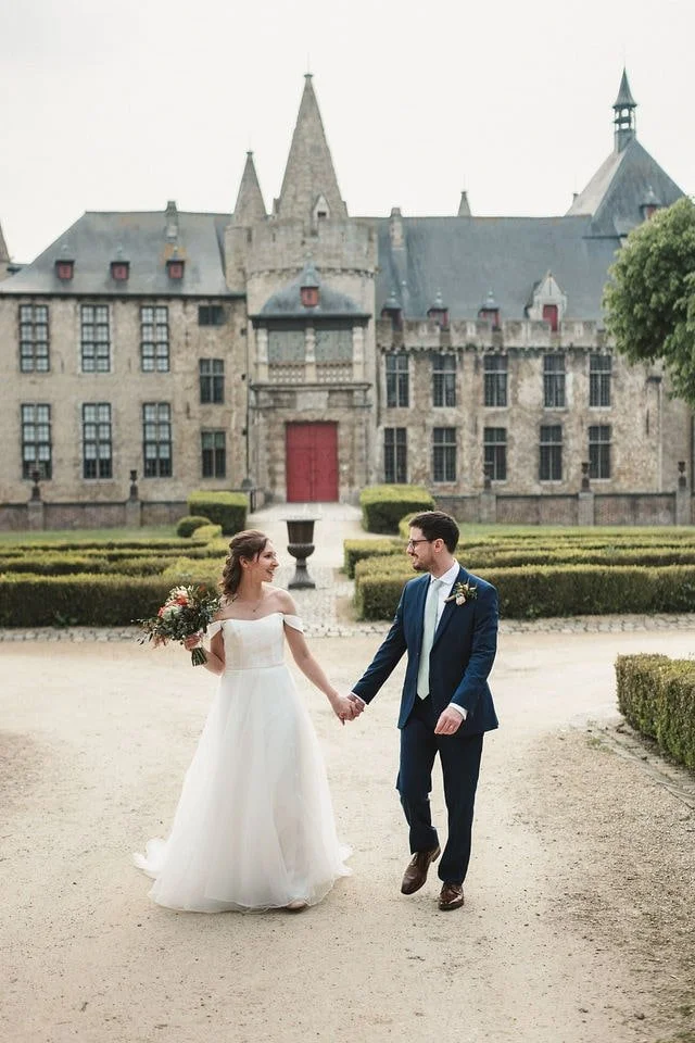 Wedding photography, getting married in Belgium in Laarne Castle