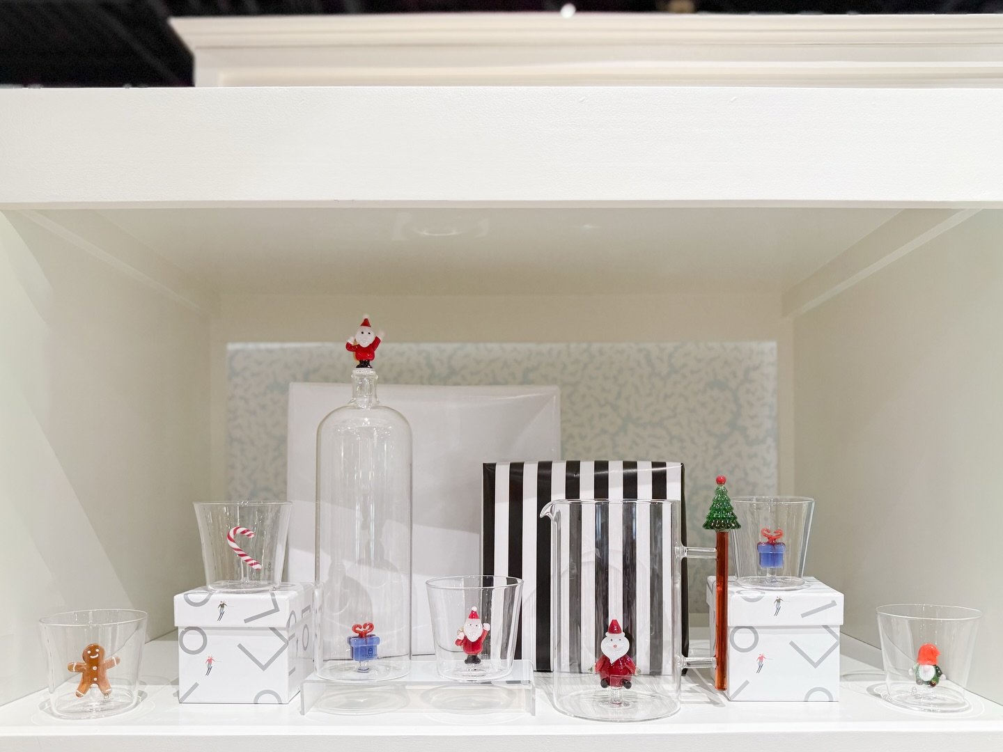 ✨ Elevate your holiday hosting with the most festive glassware&mdash;now available at DASH. 🎄