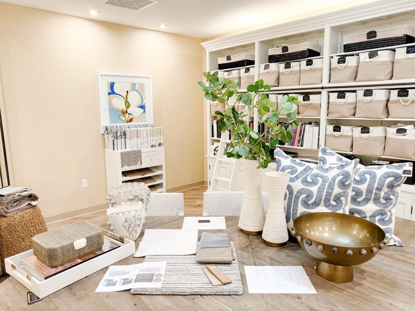 DASH offers in-house interior design services for clients not currently working with a designer. From accessories and room refreshes to full home design, our team is here to help. 🏡 

We remain committed to supporting our designers and trade partner