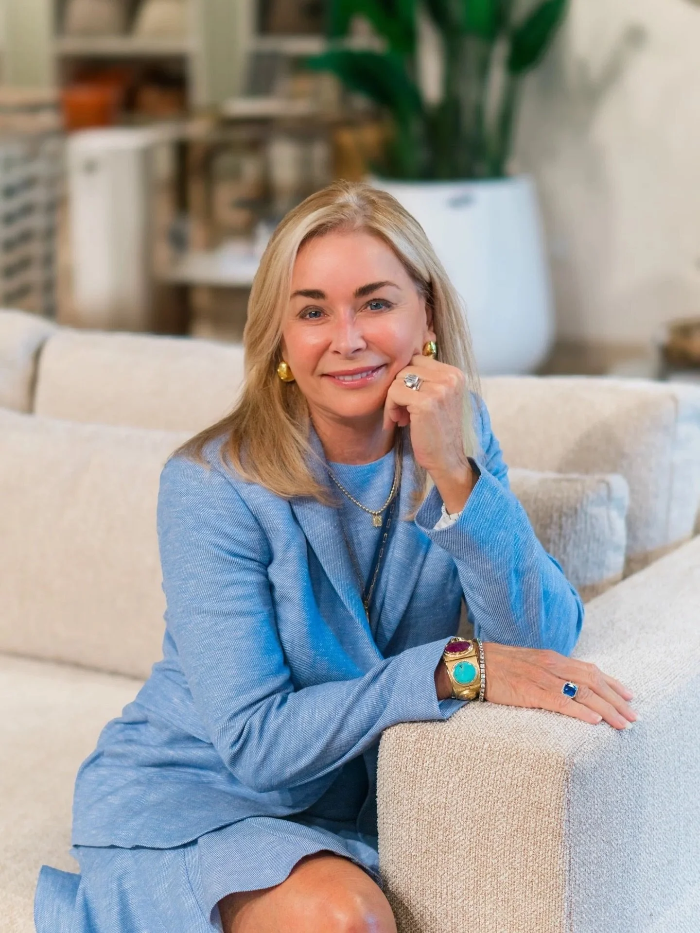 Meet the vision behind DASH.

With a passion for timeless interiors and thoughtfully curated living, Founder and Creative Director Cindy Ware created DASH Home Living to bring elevated design to everyday life in Northeast Florida.

Her philosophy?
Lu