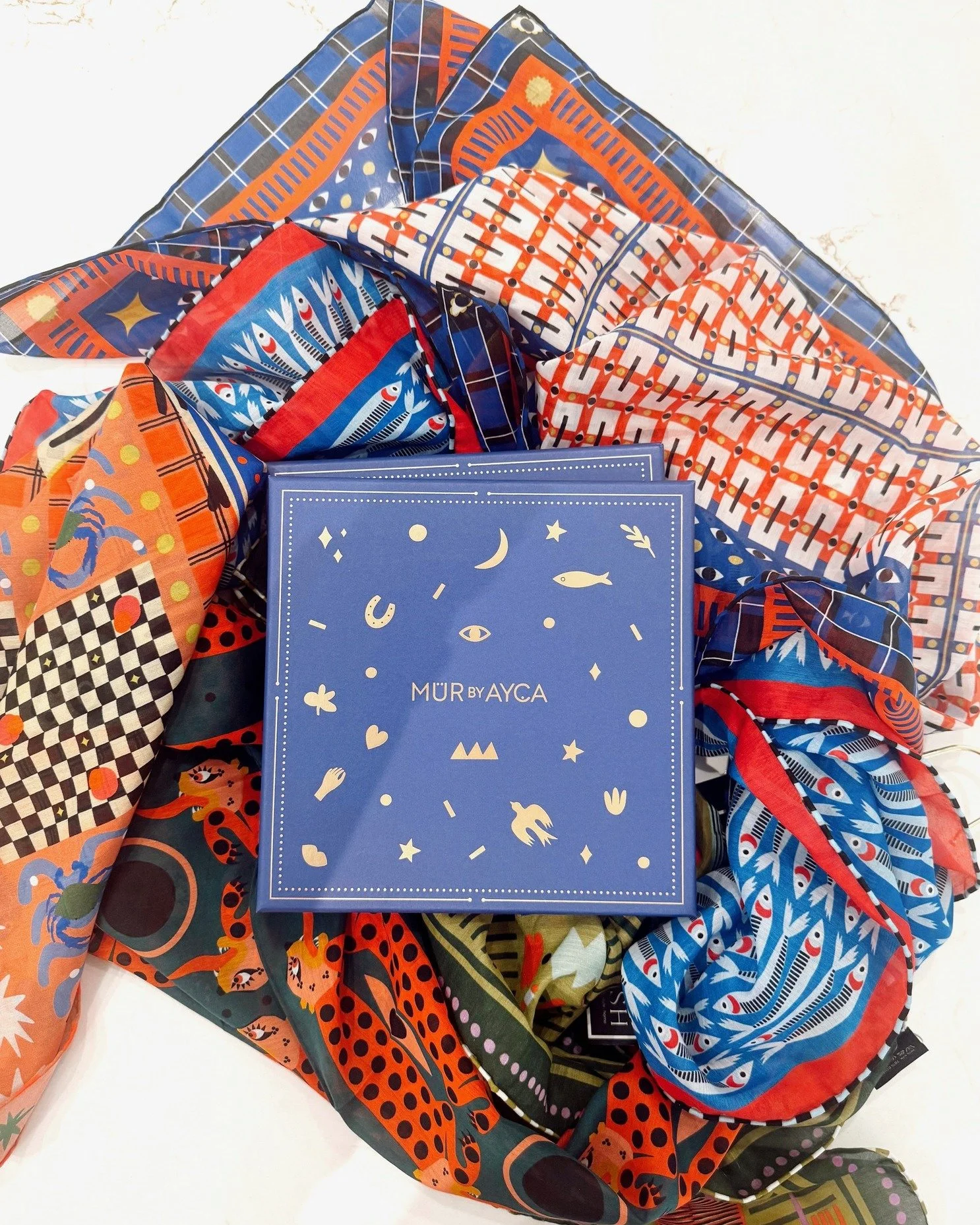 Have you met @murbyayca ? 

We have and we're officially obsessed. The colorful, geometric designs activate any style. Tie them, wrap them or let them flow free. 

The thoughtful packaging makes gifting effortless. 

Pro-tip: add @lucasjackofficial ?