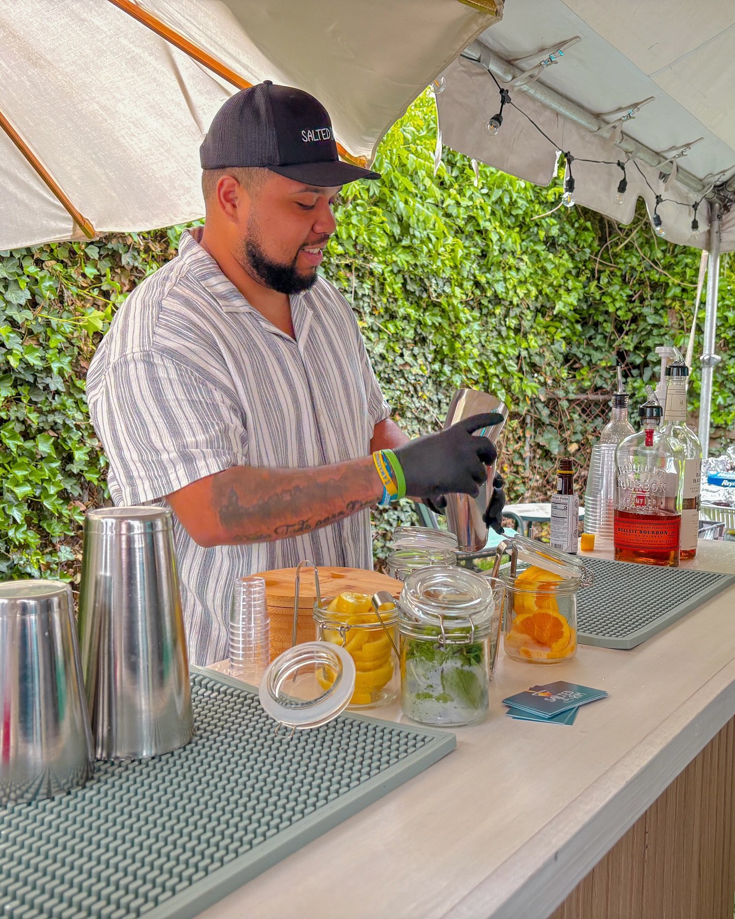 We’ll salt the rim, you cheers to the moment!! Summer is in full swing and the calendar is filling up fast. Link in bio for a quote… let’s party ππ‍π©
#mobilebarnj #njthingstodo #cocktails #mocktails #mixologist #bartendersn