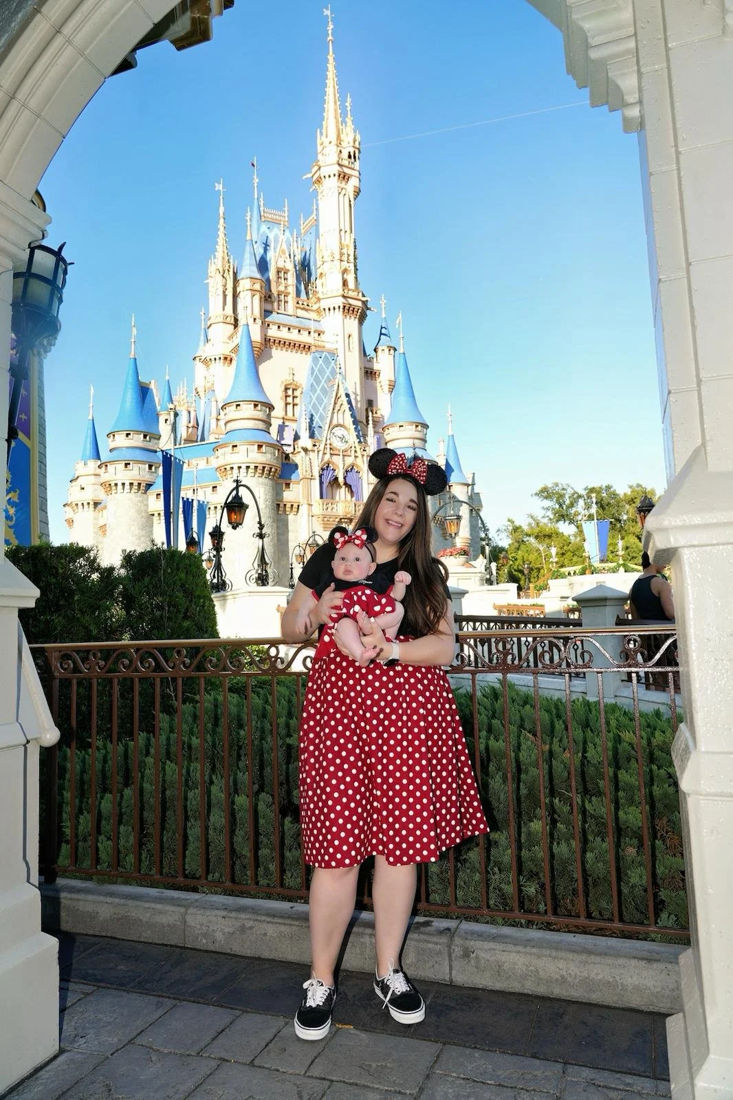 🏠 Home Is Where The Circle Is - Mollye Hosting