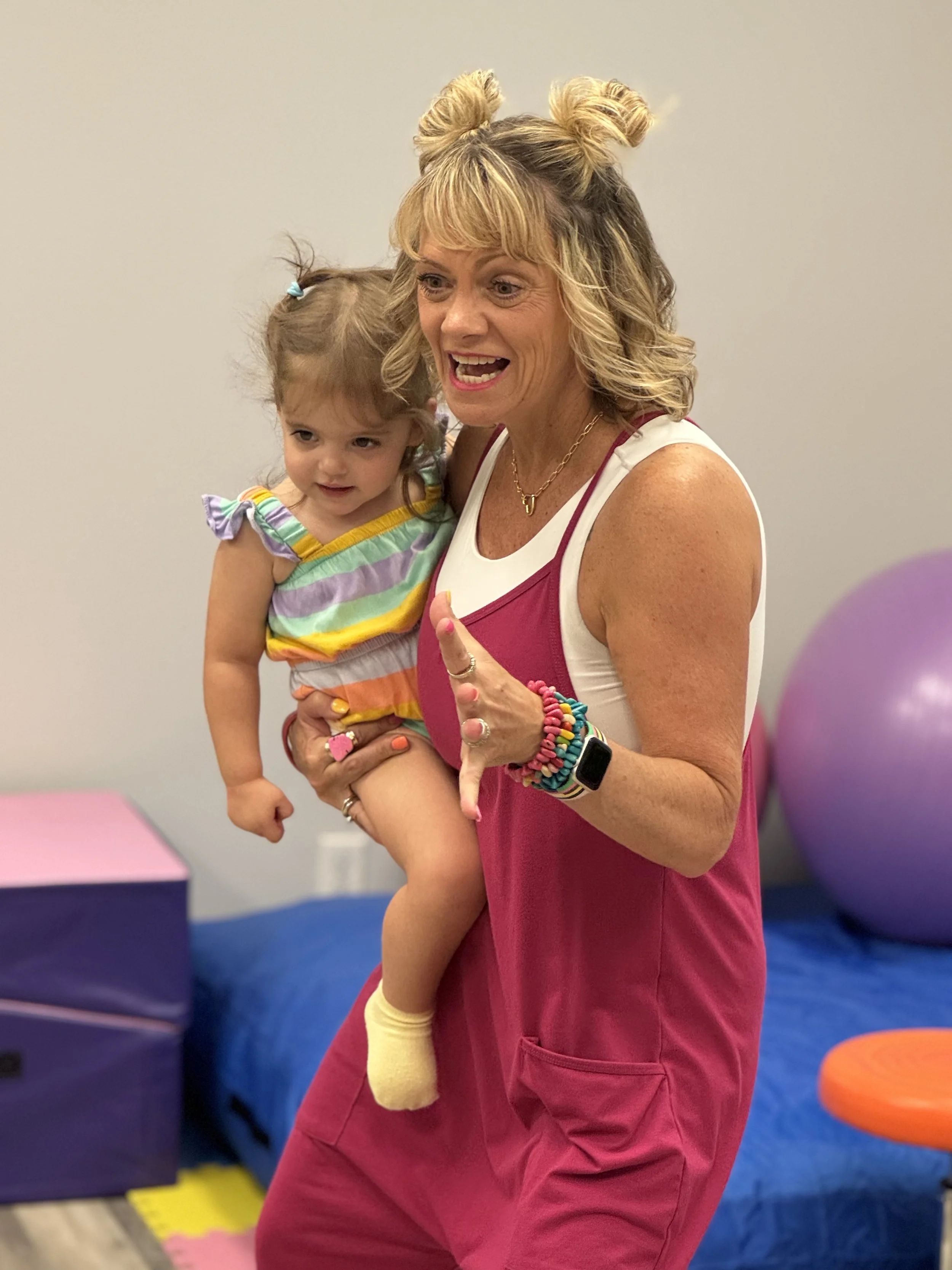 Rise &amp; Shine: Music, Movement + Mama Time