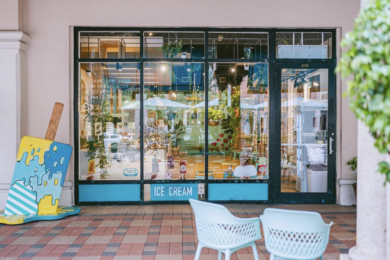 Strolls &amp; Sweet Stops at Mizner