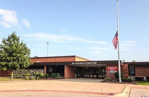 parents raise concerns about alleged ‘inappropriate boundary violations’ toward boulder hill elementary student