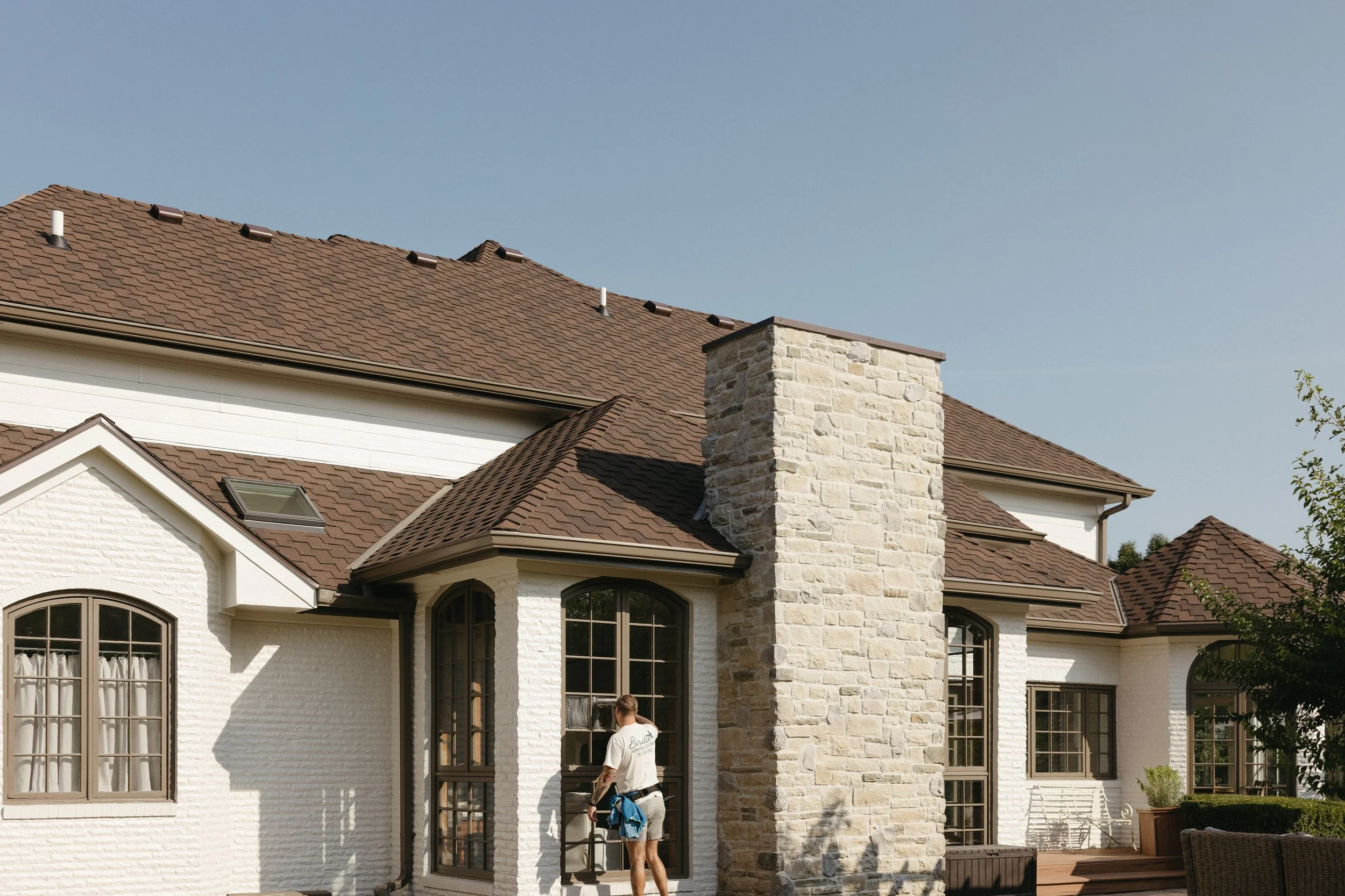 How Much Does Window Cleaning Cost in Des Moines? (2026 Pricing Guide)