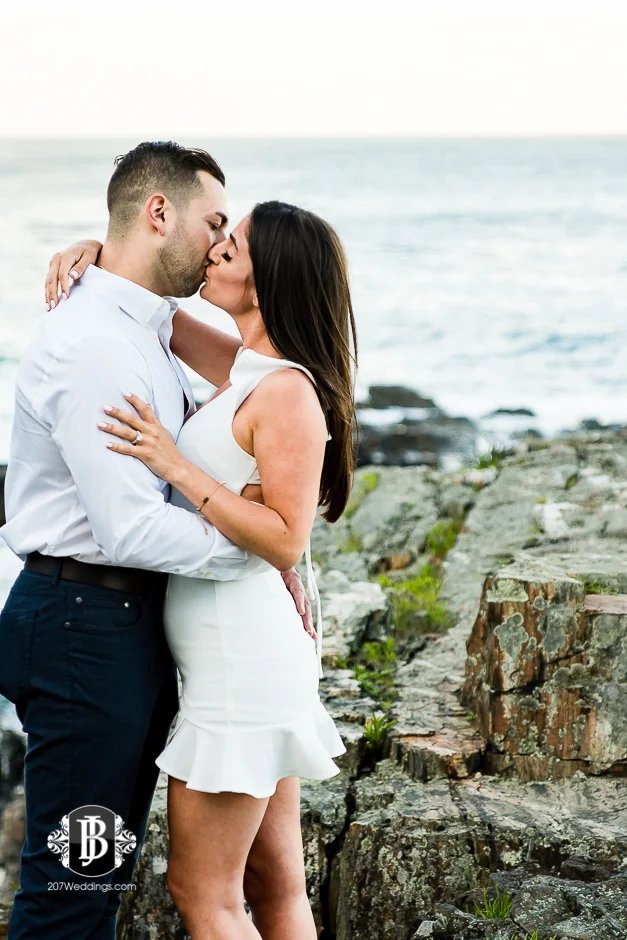 neil-tayla-surprise-proposal-cliff-house-photographers-near-ogunquit-maine-12.jpg