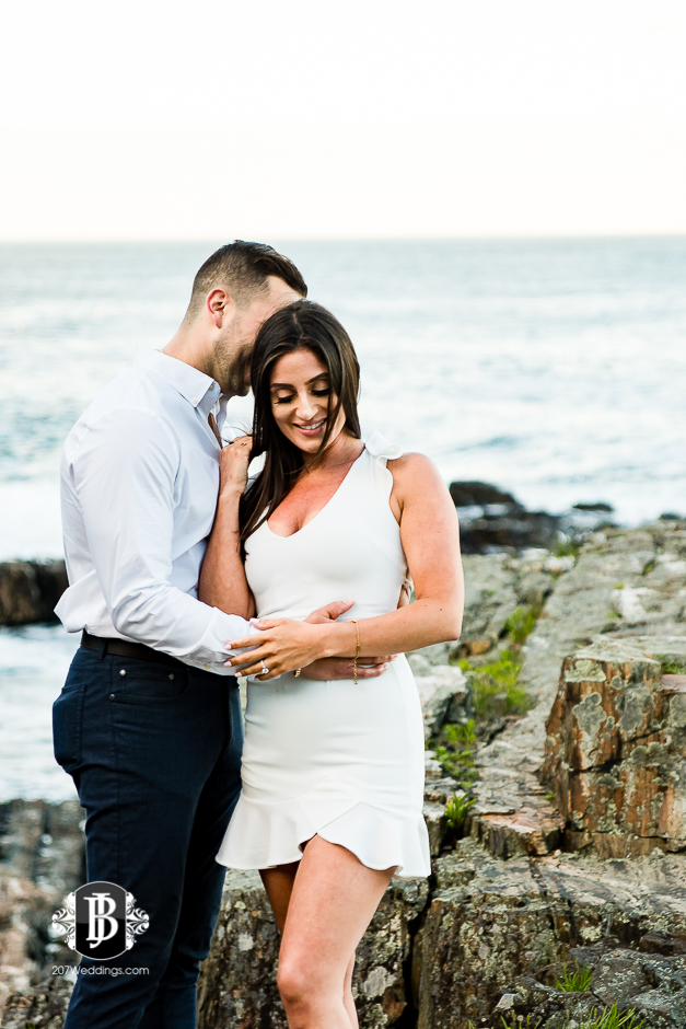 neil-tayla-surprise-proposal-cliff-house-photographers-near-ogunquit-maine-10.jpg