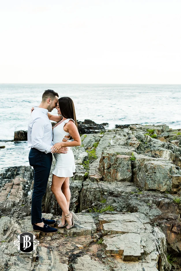 neil-tayla-surprise-proposal-cliff-house-photographers-near-ogunquit-maine-8.jpg