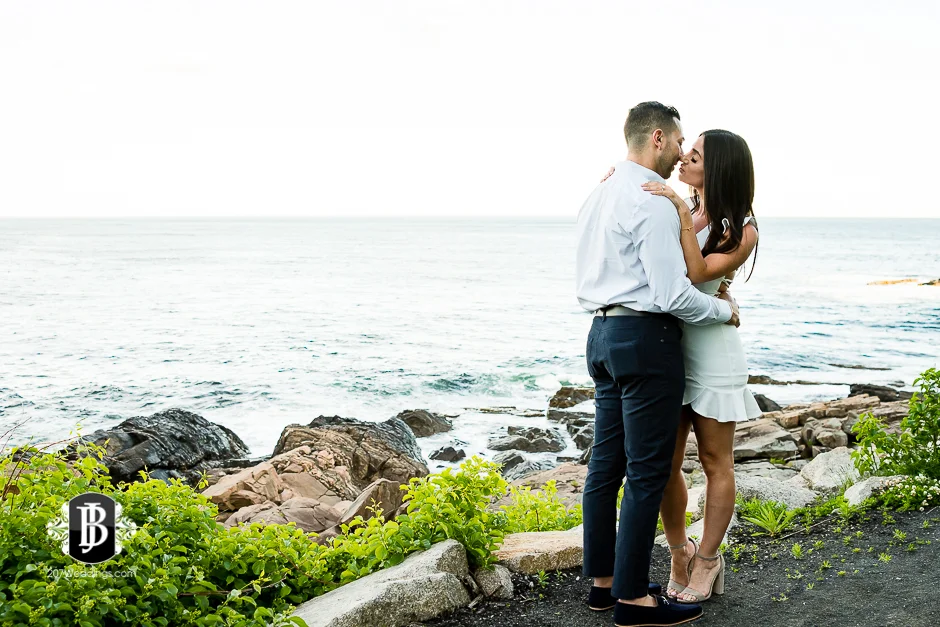neil-tayla-surprise-proposal-cliff-house-photographers-near-ogunquit-maine-6.jpg