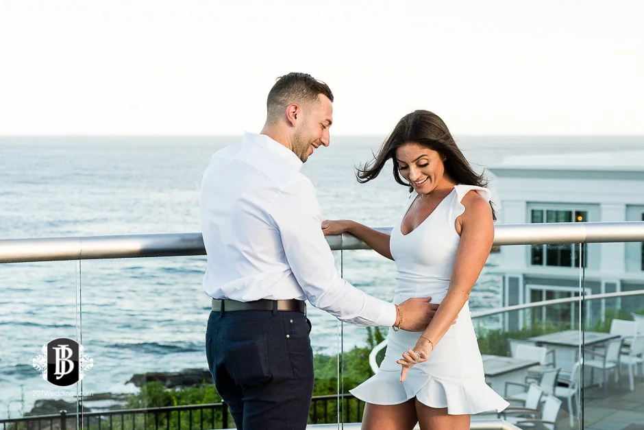 neil-tayla-surprise-proposal-cliff-house-photographers-near-ogunquit-maine-4.jpg