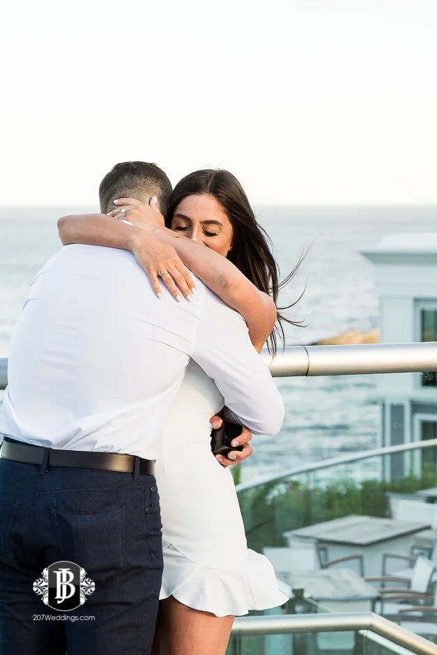 neil-tayla-surprise-proposal-cliff-house-photographers-near-ogunquit-maine-3.jpg