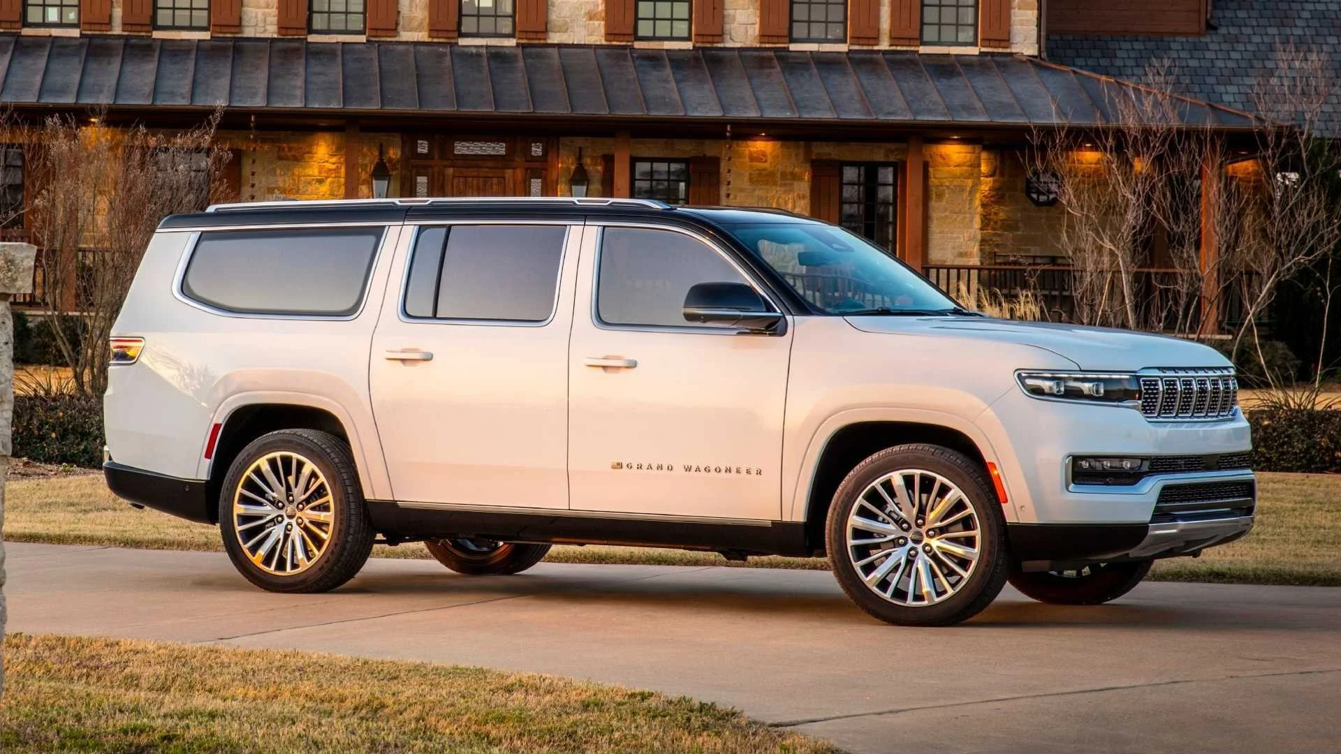 A Jeep Grand Wagoneer, featured as part of Pets Paws & Pals' Owner Ride-Along Service, provides luxury pet transport for pet owners who prefer to travel with their pets. This premium SUV offers spacious seating, plush interiors, and advanced climate
