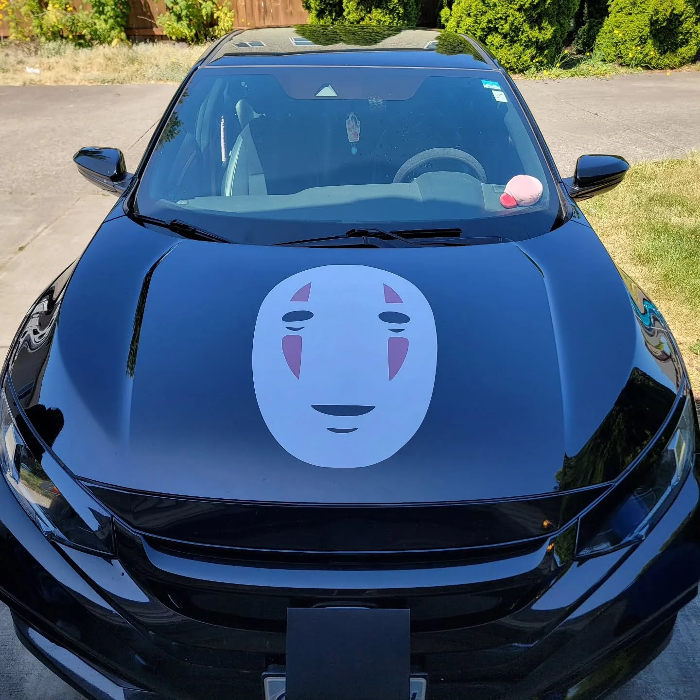 No face hood graphics. #noface #spiritedaway #carwrap #3mfilms #studioghibli #hayaomiyazaki #itasha #customwrap