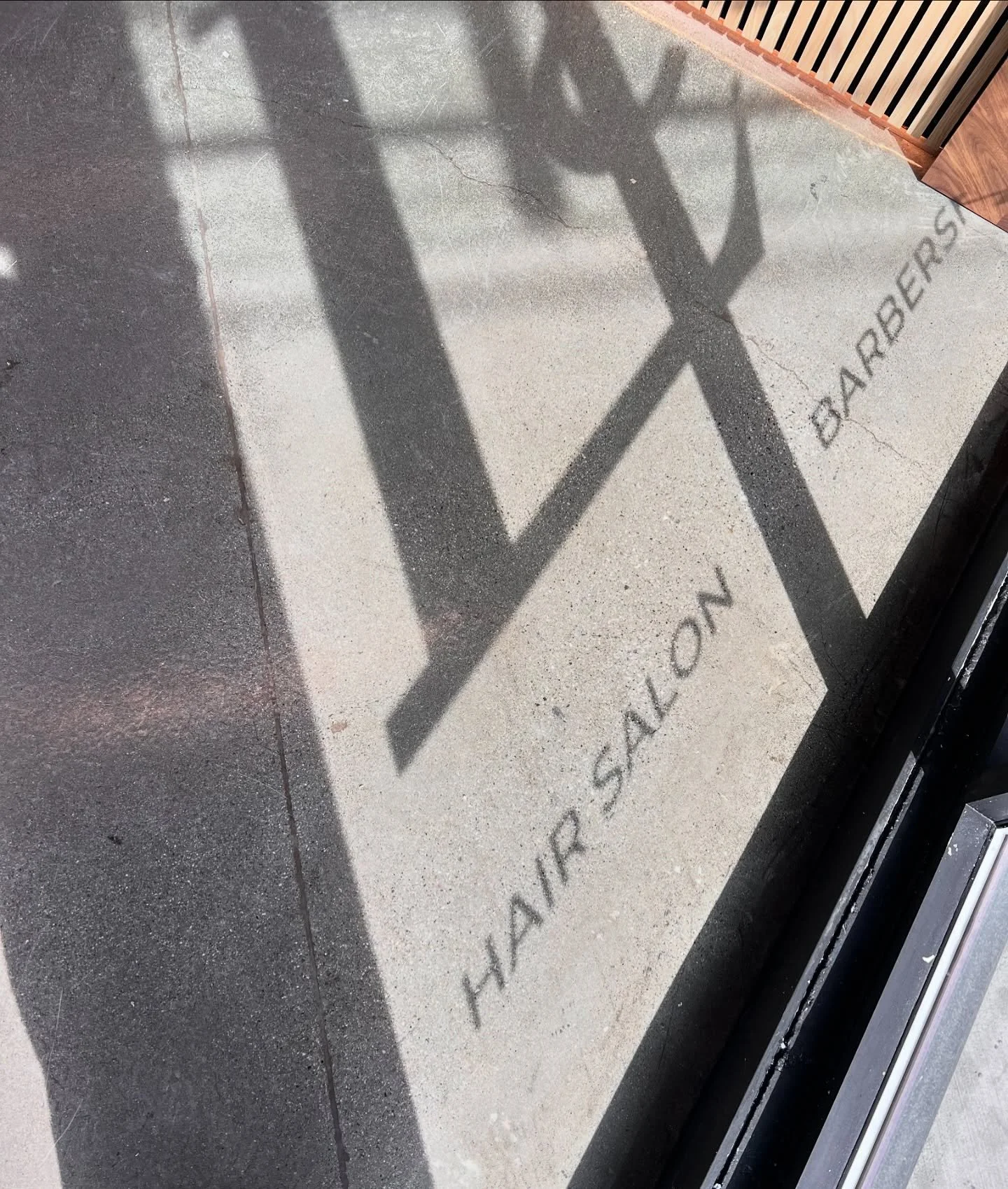 L marks the spot for fresh cuts and dope vibes. #locksandco #hairsalon #barbershop