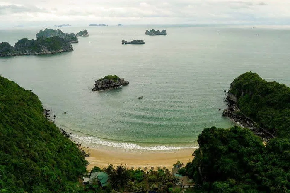 Halong Bay 2 4x3.jpg