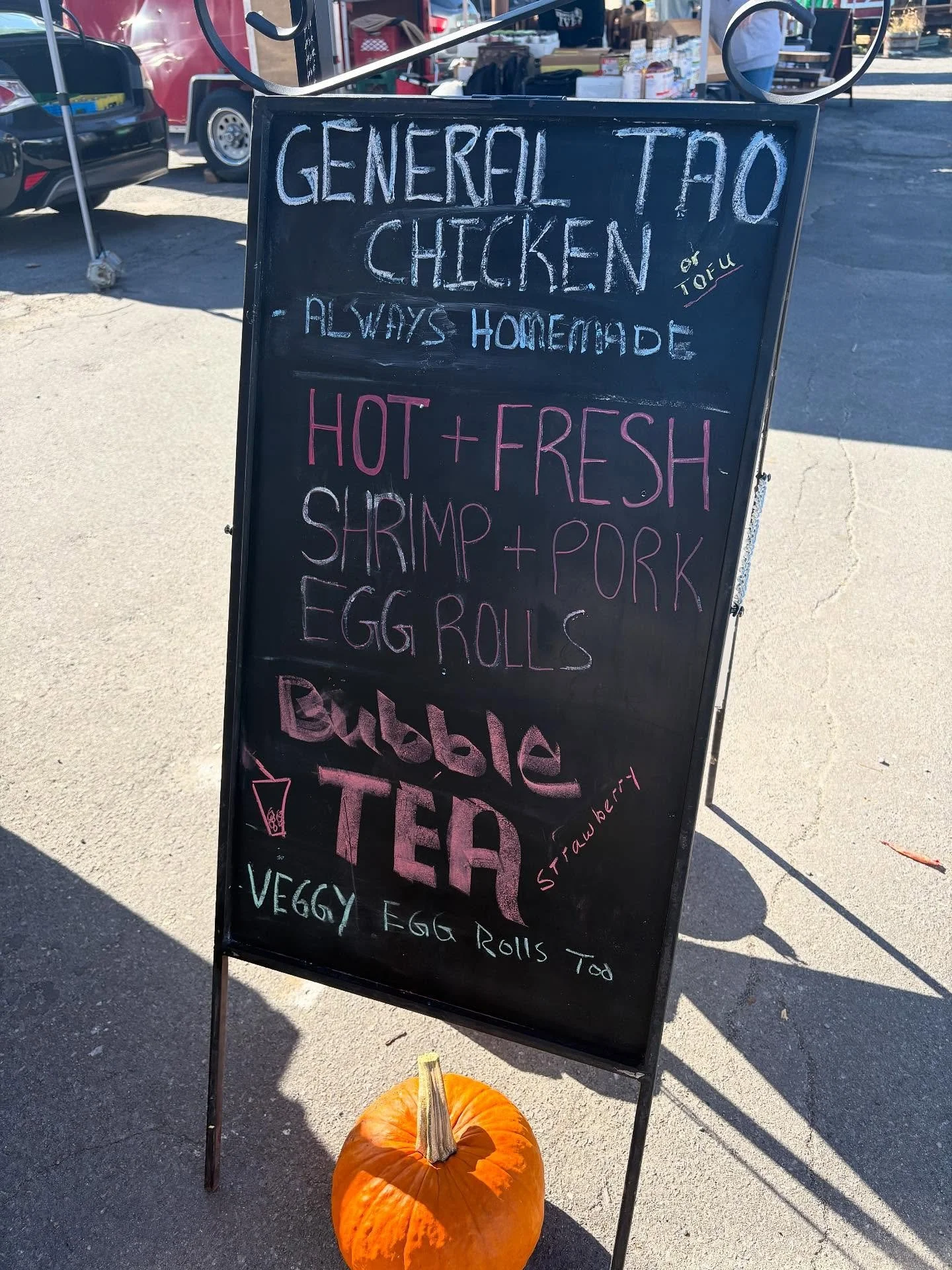 It’s Thanksgiving weekend folks! Bring the whole family down for some one of a kind gifts, fresh produce for your spread and baked good to round out the table. 
Grab a bite here as well with one of our hot food vendors or fresh chocolate cover