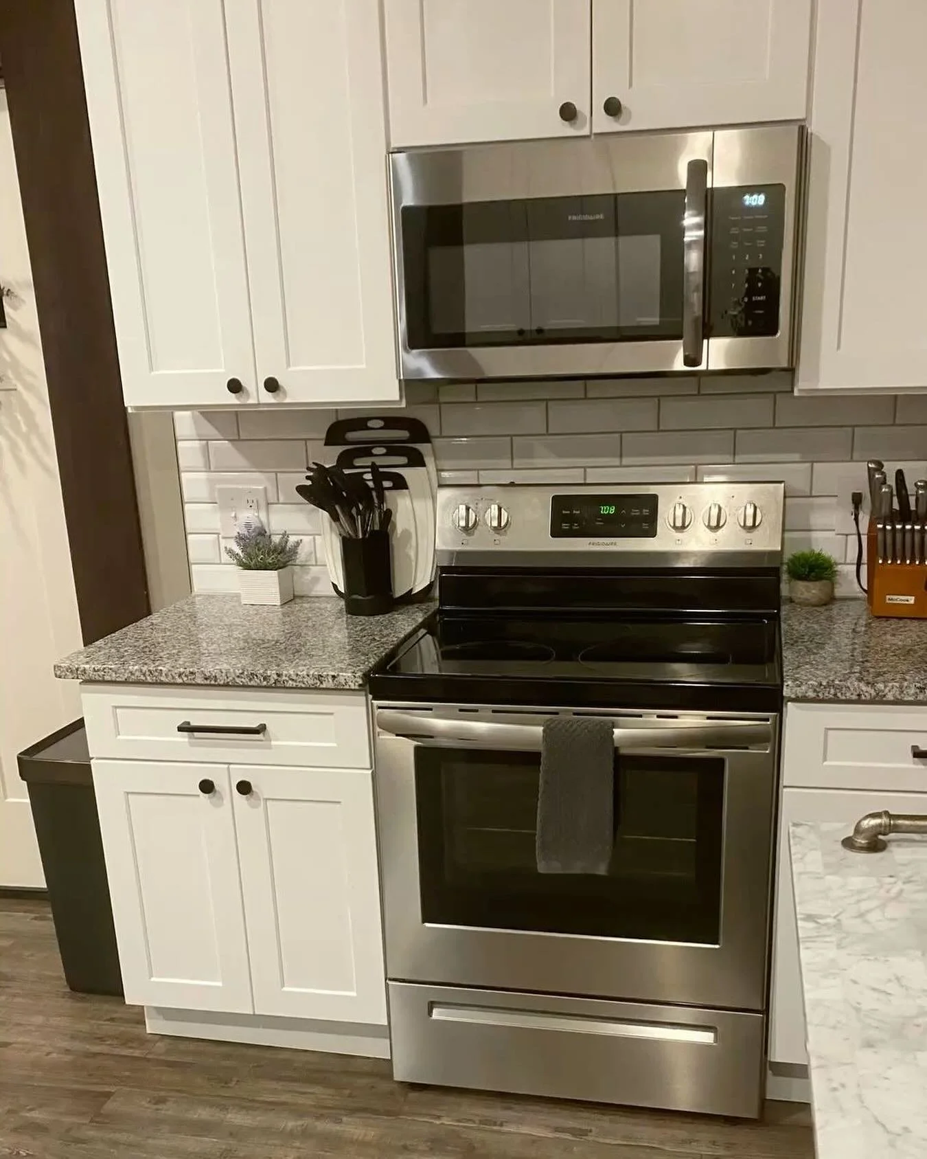 Fresh &amp; Spotless: Your Oven and Microwave Deserve Some Love! 🧼✨

Is your oven looking like it&rsquo;s been through a food fight? Is your microwave holding onto last week&rsquo;s leftovers? Let Noble Shine Solutions bring the sparkle back!

🍕 Ov