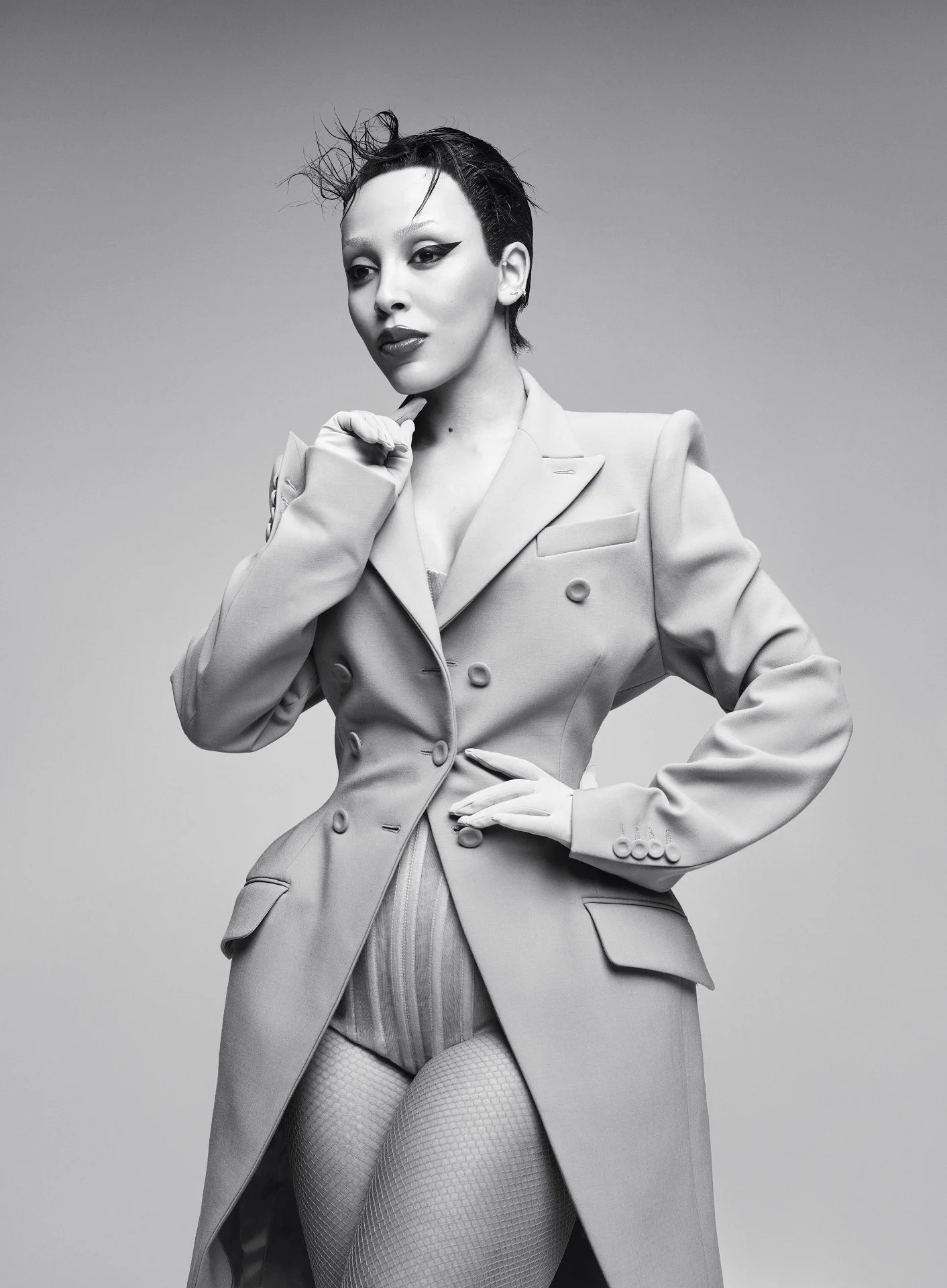 #timelesscover #nailsbydawnsterling | @nailglam | @dojacat | @voguemagazine | @_e.d.m.a

Photographed by @willyvanderperre
Writen by @liamnhess 
Styled by @mr_carlos_nazario
Hair by @mustafayanaz
Makeup by @aarondemey1
Tailoring by @carol_ai_studio
M