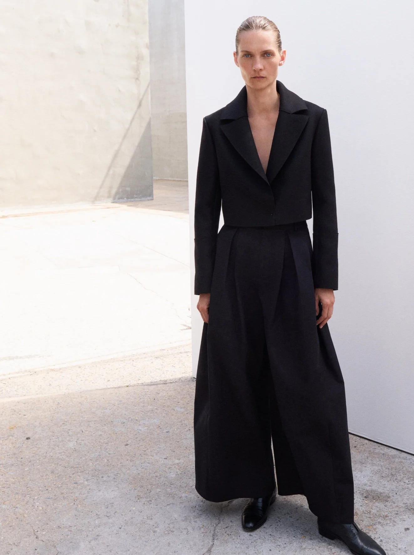#edmacasting | @partow_official | @_e.d.m.a

PARTOW RESORT 2027

TALENT @karolin.wolter
PHOTOGRAPHER @nickkrasznai
MAKEUP @romyglow
HAIR @tamaramcnaughton