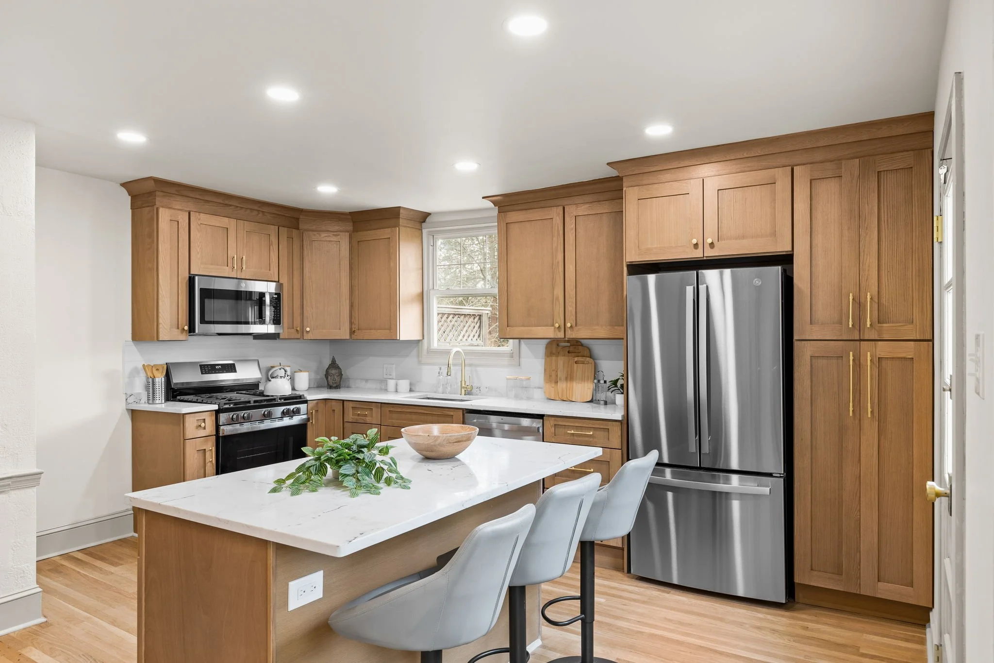 12-web-or-mls-633-georges-ln.jpg