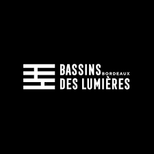 Logo de l'événement Bassins des Lumières Bordeaux, en noir et blanc.