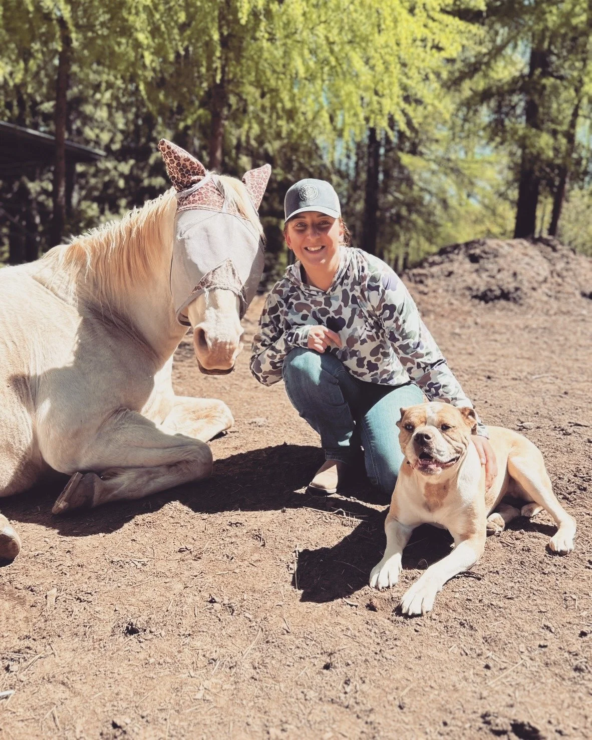 Meet the girls.... Bl&uuml;, Miguel @migggggggs
and Billie.

"I have had a fascination with horses for longer than I can remember. My auntie on my dad's side put me on
a horse at the age of three, and that's the moment I got the horse bug... and