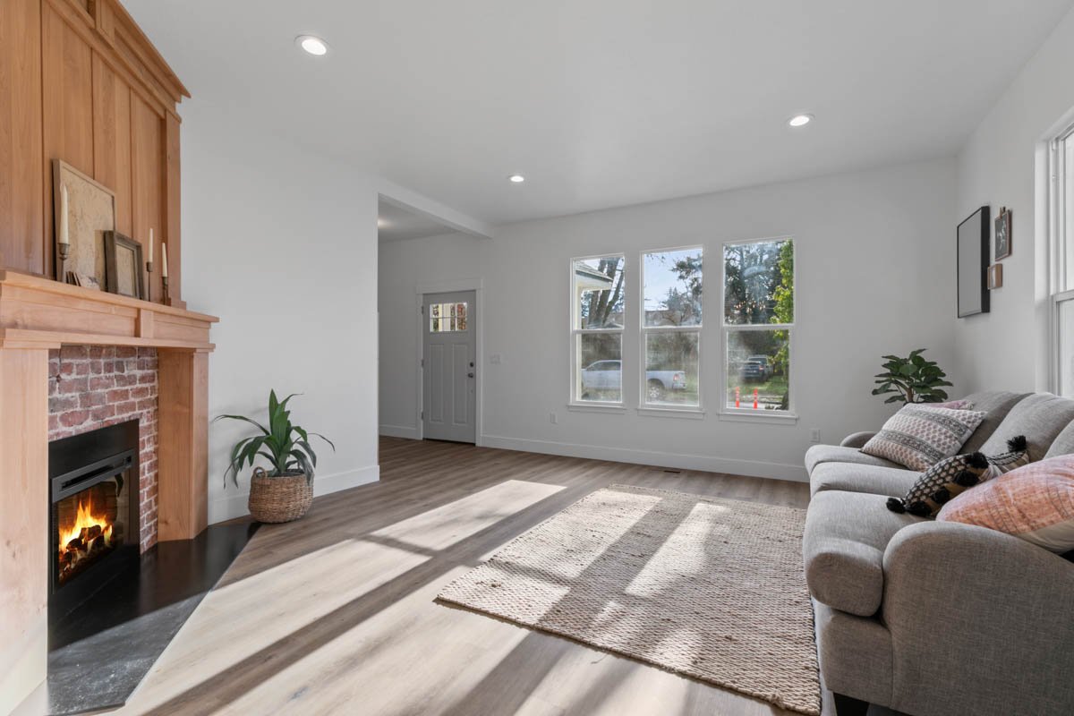 Effortless Elegance: A Modern Oregon Build