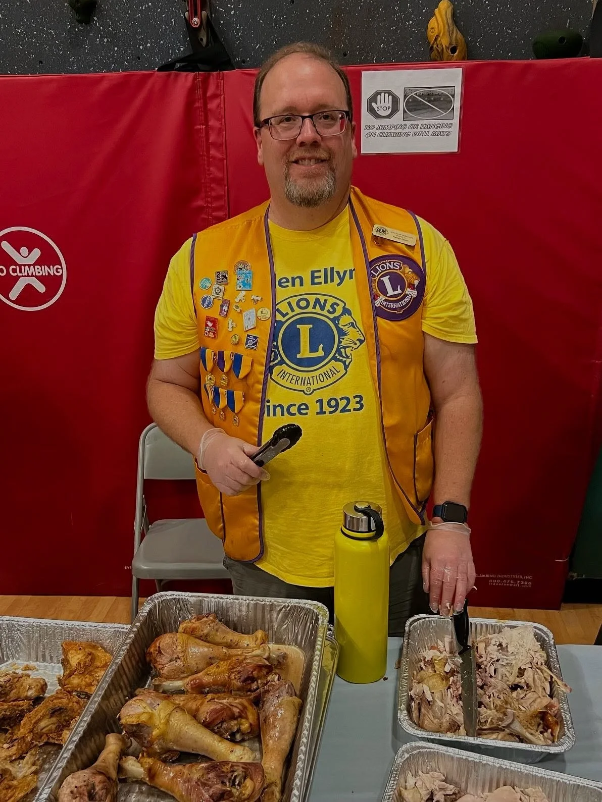 Fall is in the air!  Looking forward to another Thanksgiving celebration with the @gecrc this November!  #givingthanks  #glenellyn  #weserve #turkeyday