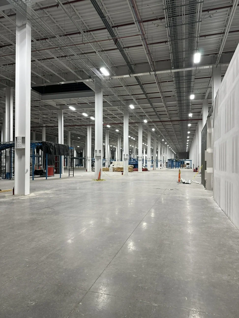 IE-320 (Alumbrado Nave P.B.)-23.08.30-8.58PM-20230830_215854_foto.jpg