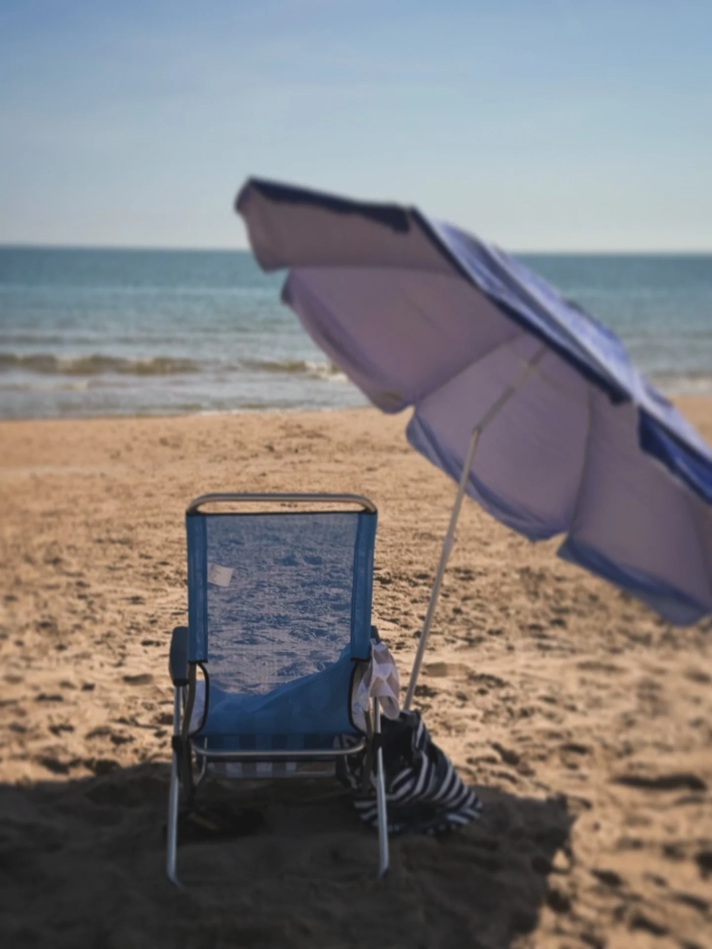 🇪🇸Tu silla ya tiene nombre este verano. ☀️

La brisa, el mar, la arena&hellip; y un apartamento a pasos de la playa en Oliva esper&aacute;ndote. Somos el tipo de vacaciones del que no quieres volver.

✉️ Reservas en el enlace de la bio.

#OlivaPlay