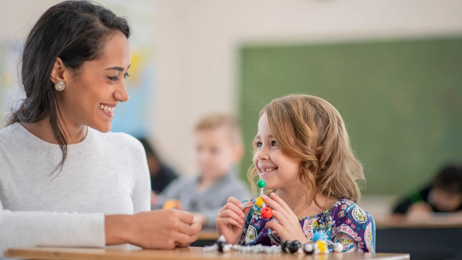 How to Build Strong Relationships in the Classroom