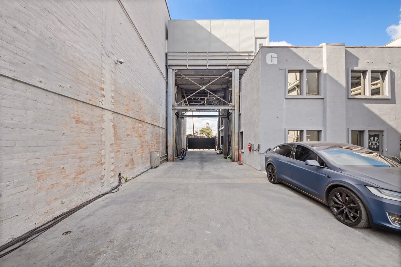 MOHO Alley Large.jpeg