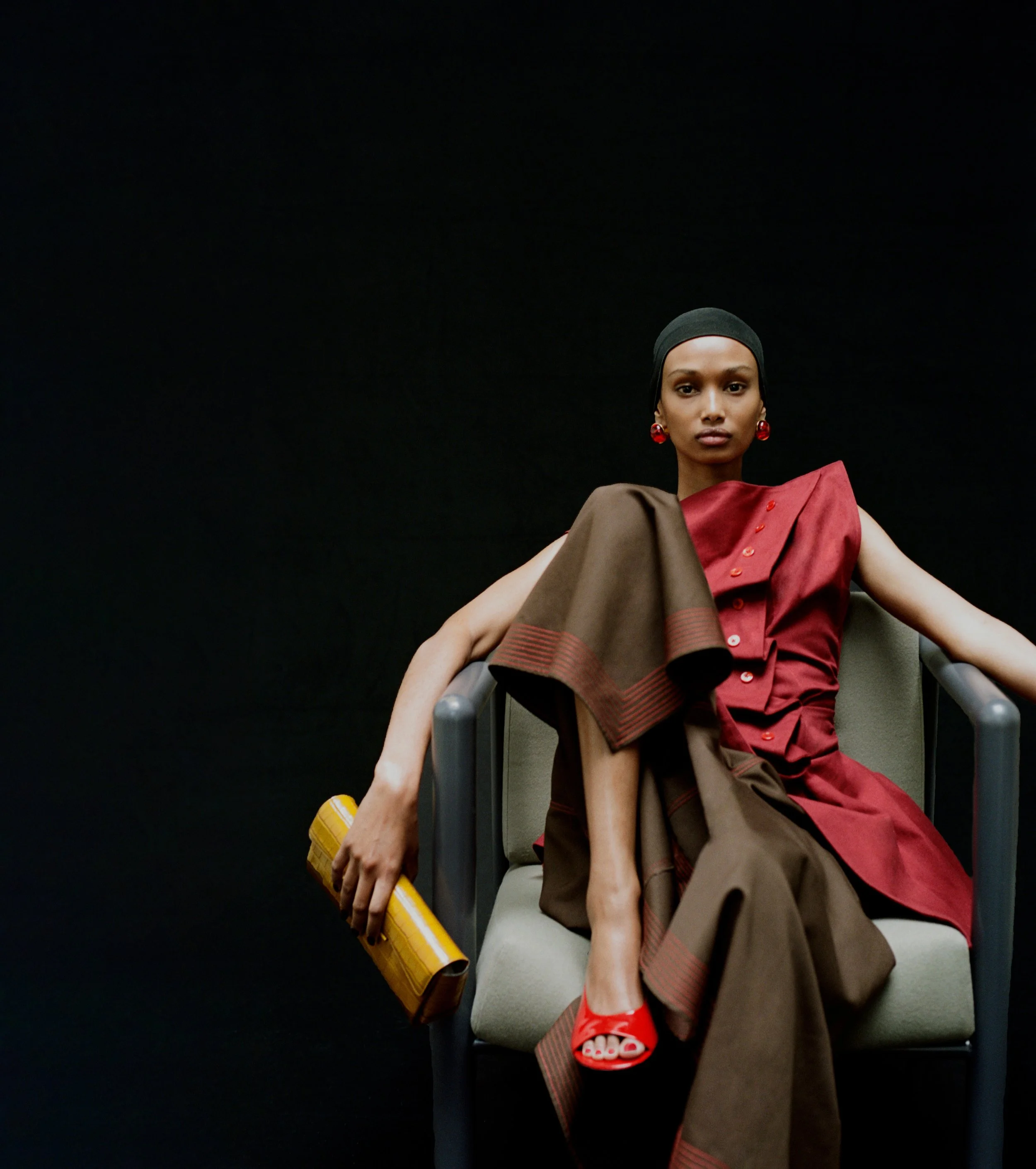 MO25_HolidayRTWCampaign_Davit_04 (1).jpg