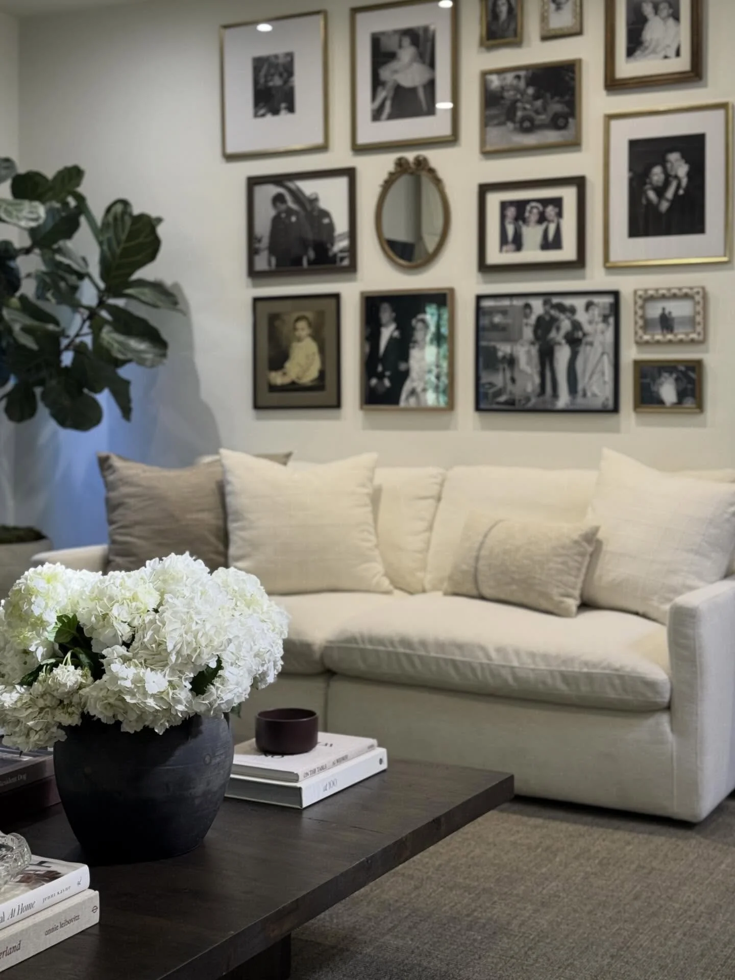 Soft, Layered, and Lived-In&hellip; the only vibe I&rsquo;m accepting in 2026.

The Formula? Vintage frames with heirloom-worthy photographs + Clean neutral sofa + Fresh Hydrangeas.
SAVE this for your next living room refresh 🤎