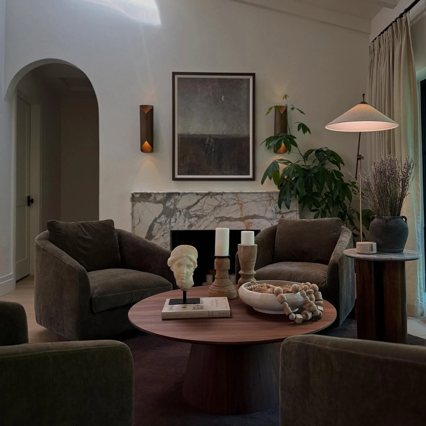 This corner was designed for the moments between the chaos&mdash;
You have permission to want a home that slows the world down.

Luxury isn&rsquo;t loud&hellip; it&rsquo;s layered.

Designed by Courtney Lauren Interiors
.
.
.
#residentialdesign #miam