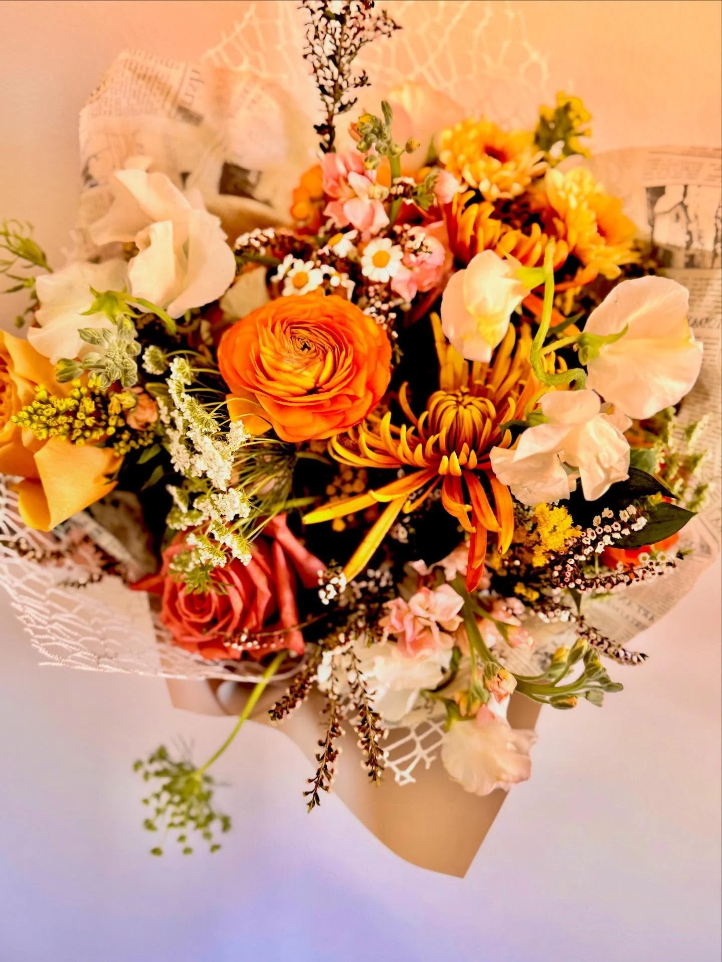 Peak fall energy. October, you win again. 🍁

#evangelineandco #october #clevelandflorist #wrappedbouquets #fall