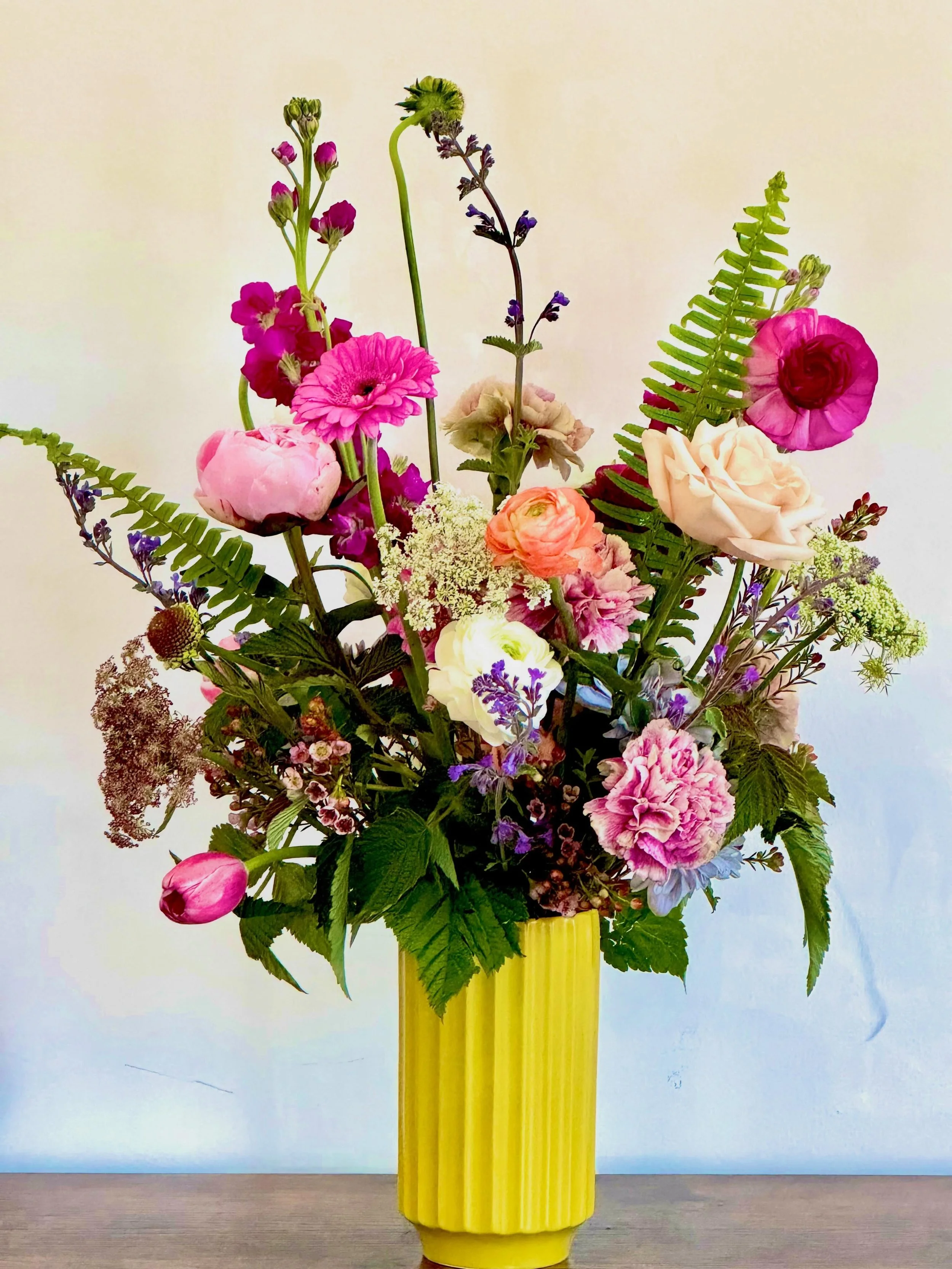 Let us make you something pretty. 

#evangelineandco #floraldesign #greenvase #juicy #clevelandflorist