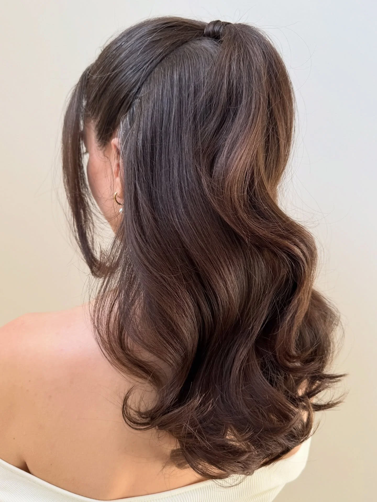 A gallery: Half up half down bridal hairstyles 

This is for the bride who wants to feel like herself&hellip; just elevated.

Half up, half down is that perfect balance of romantic and effortless, without feeling overdone.

Which one are you saving f