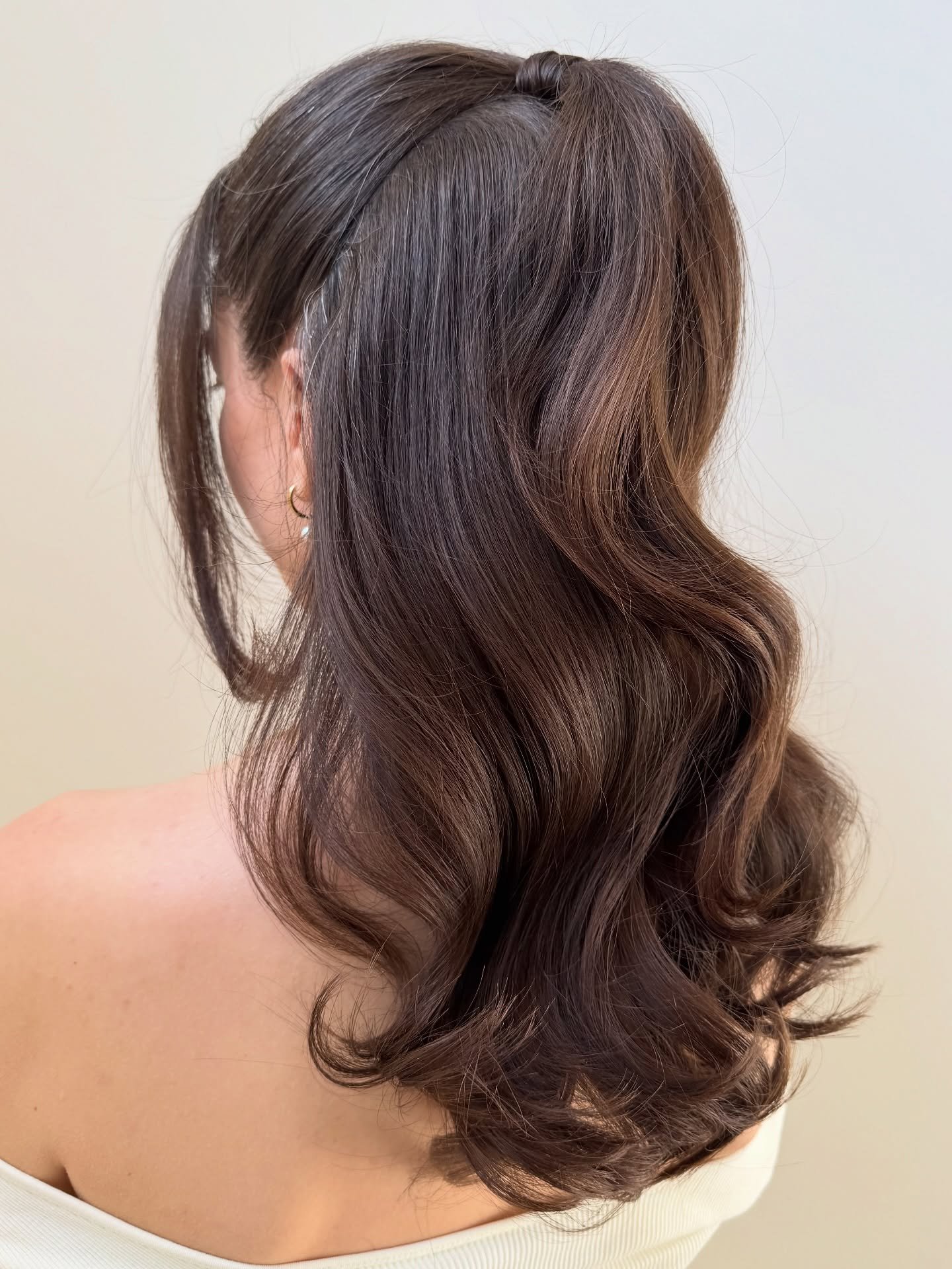A gallery: Half up half down bridal hairstyles 

This is for the bride who wants to feel like herself&hellip; just elevated.

Half up, half down is that perfect balance of romantic and effortless, without feeling overdone.

Which one are you saving f