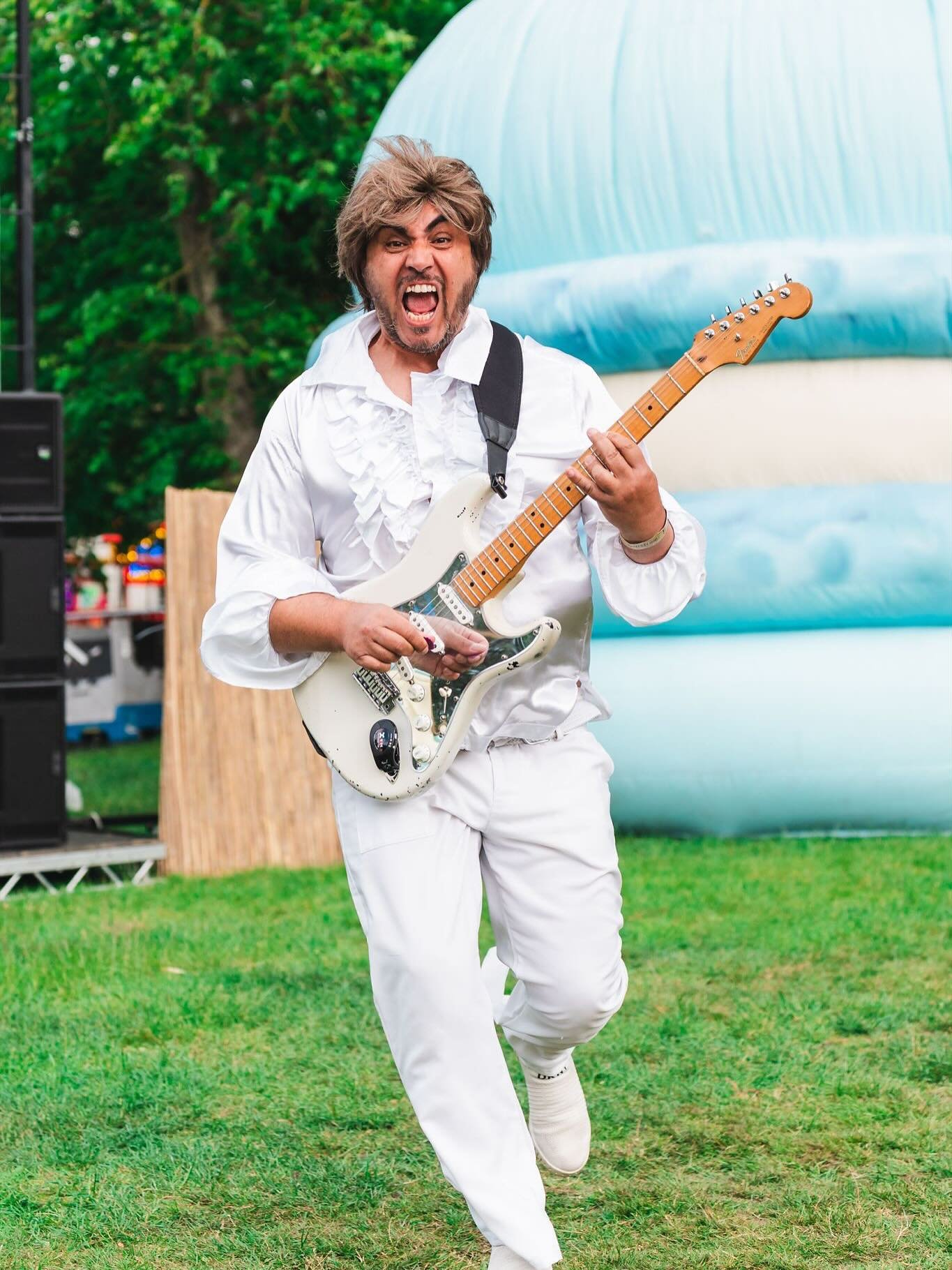 We had an absolute blast at the @newcastlefoodfestival 🍔The wind was howling, but the sun came out just as we hit the stage! Coincidence? We think not&hellip;that&rsquo;s what ABBA will do to you 🌞 A special thanks to @ajk_ents for this opportunity