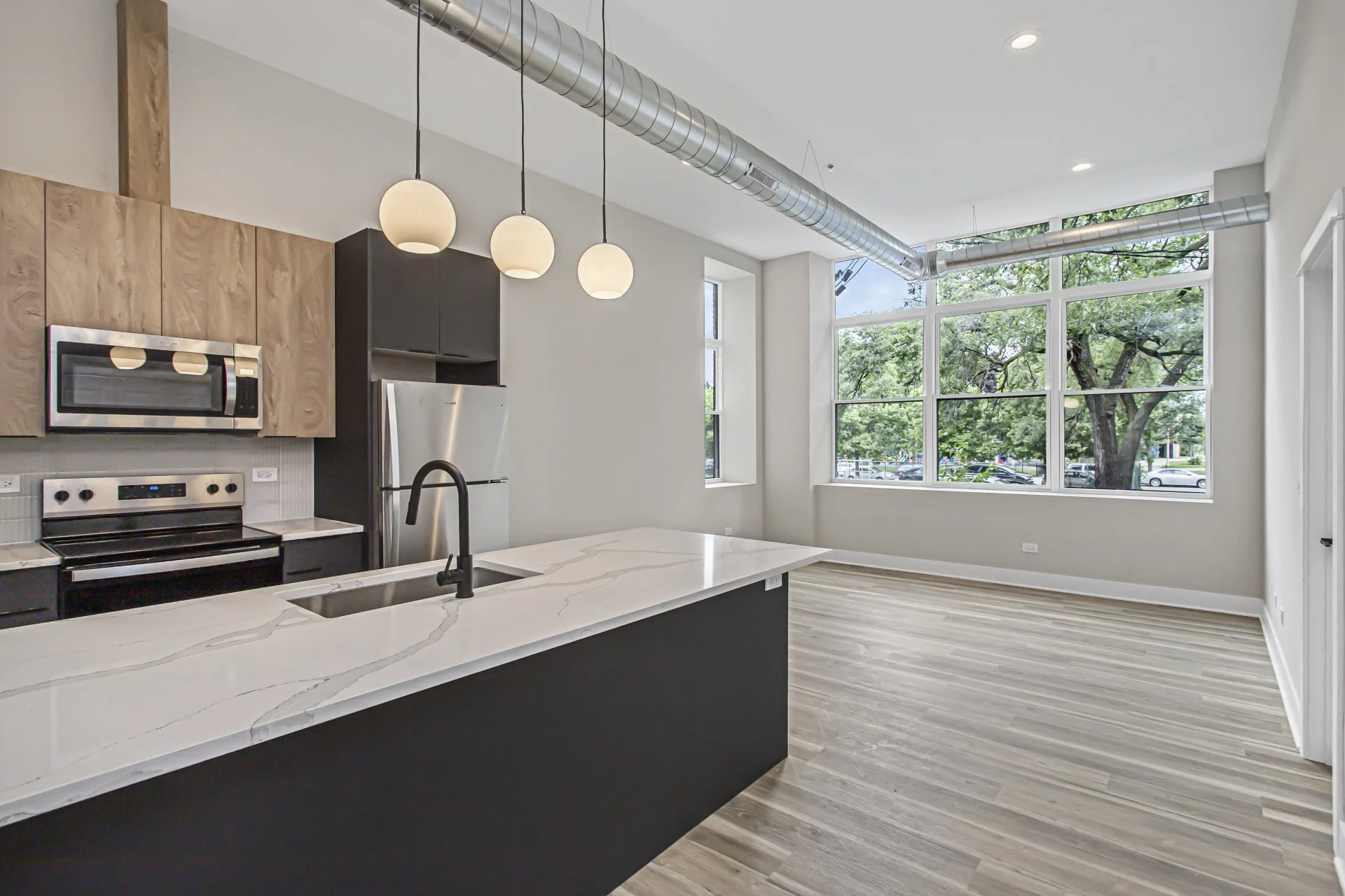 005_hdr_v493215_1kitchen1.jpg