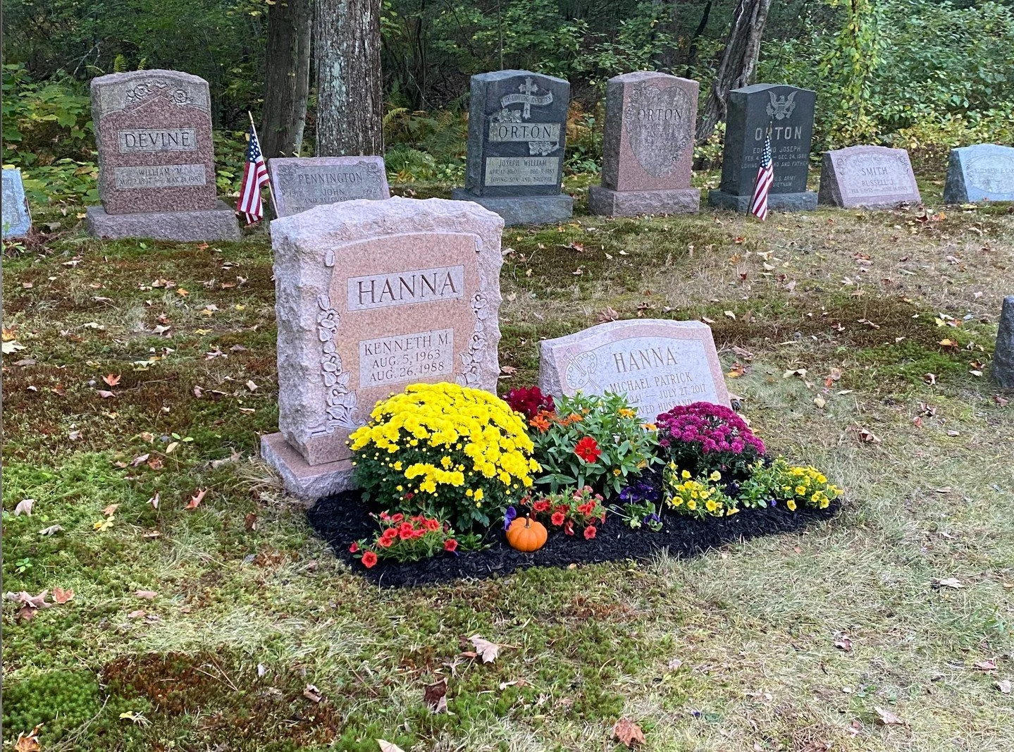 Successful grave care professionals maintain their clients' gravesites long-term, not just one and done.

Families depend on us to keep their sites looking beautiful every season.

Let us teach you how to build a business that will keep your clients 
