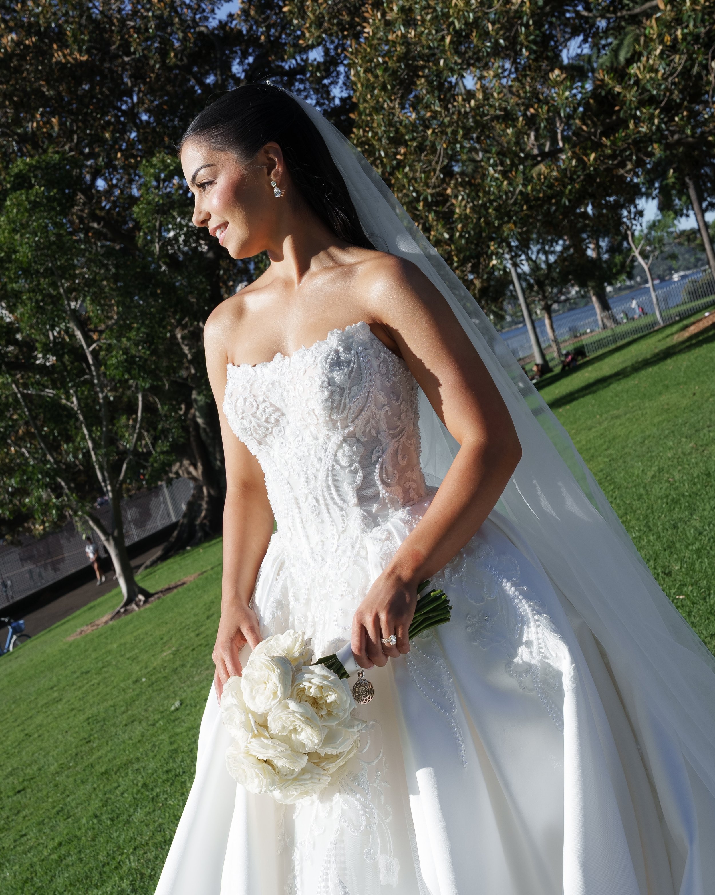 A moment for Talia the most stunning bride 😍