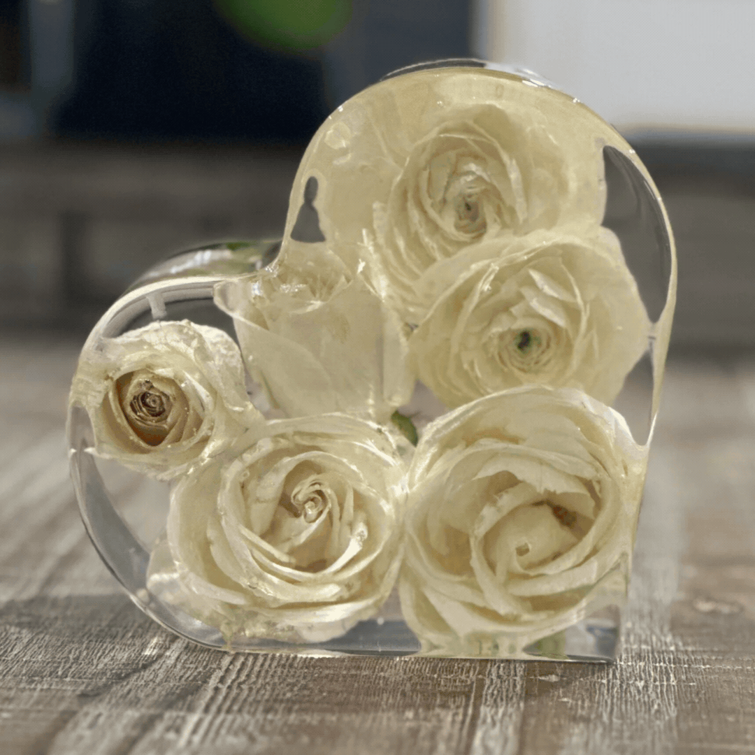 resin flower preservation in heart shape